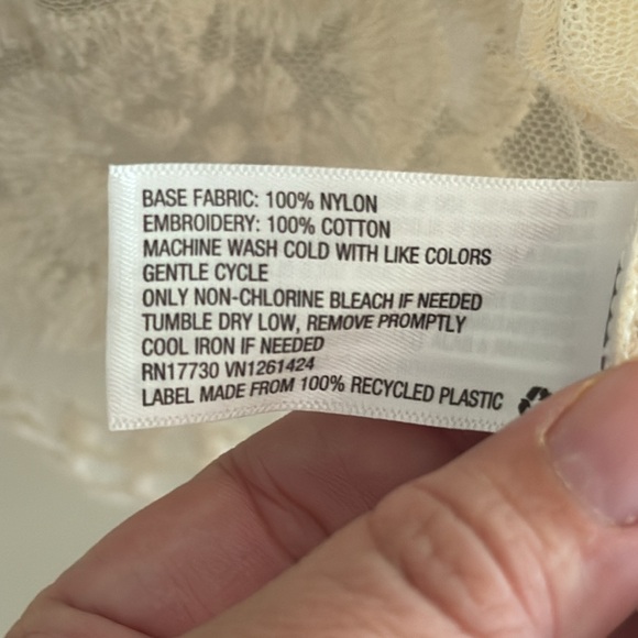 Beautiful embroidered lace cardigan with bell sleeves. Boho Chic! Size M - Picture 3 of 3